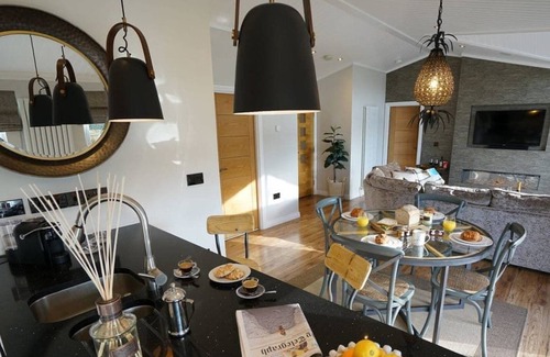 Woodbridge Cabin | 1 bedroom accommodation in Bredfield, Woodbridge