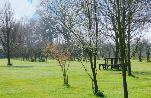 Colchester Cottage | 1 bedroom accommodation in Langham, near Colchester