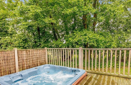 Churchill Cabin | 1 bedroom accommodation in Cotswolds
