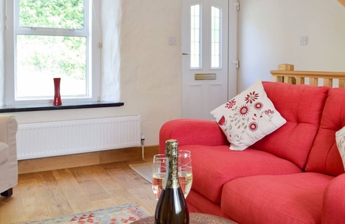 Llanybri Cottage | 1 bedroom accommodation in Meidrim, near Carmarthen