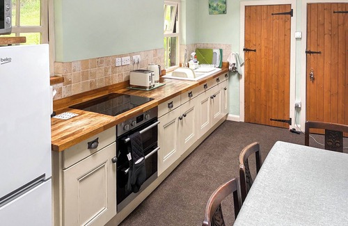 Girvan Cottage | 1 bedroom accommodation in Girvan
