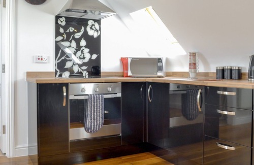 Swindon Cottage | 1 bedroom accommodation in Near Wroughton, Swindon