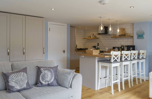 New Forest District Cottage | 1 bedroom accommodation in Barton-on-Sea, near New Milton