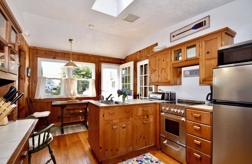 Mattapoisett Apartment | 1 bedroom apartment overlooking Inner Harbor