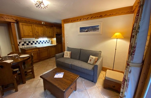 Meribel Village Apartment | 1-bedroom apartment for 4 in Méribel Village, ski-in/ski-out, heated pool