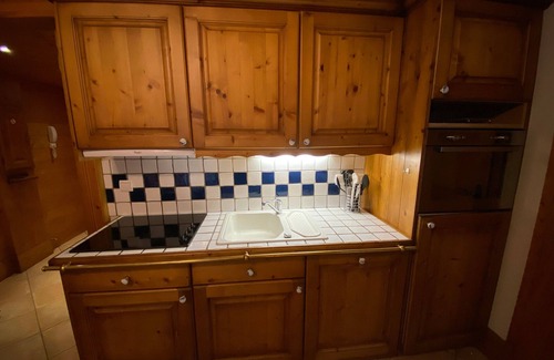 Meribel Village Apartment | 1-bedroom apartment for 4 in Méribel Village, ski-in/ski-out, heated pool