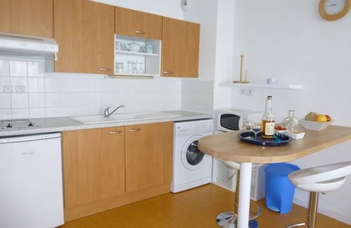 La Rochelle City Centre Apartment | 1-bedroom apartment, south-facing terrace, swimming pool, parking space