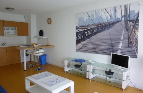 La Rochelle City Centre Apartment | 1-bedroom apartment, south-facing terrace, swimming pool, parking space