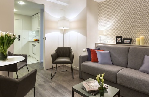 Quartier des Grandes-Carrieres Apartment | 1 Bedroom Apartment In the Heart Of Montmartre