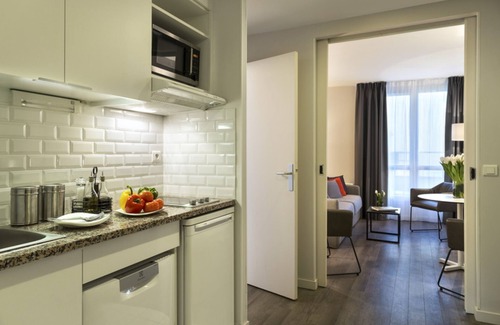 Quartier des Grandes-Carrieres Apartment | 1 Bedroom Apartment In the Heart Of Montmartre