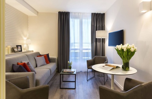 Quartier des Grandes-Carrieres Apartment | 1 Bedroom Apartment In the Heart Of Montmartre