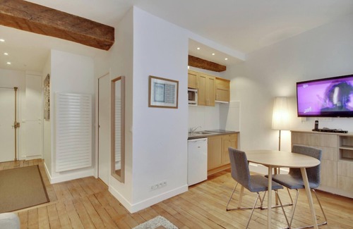 Quartier du Mail Apartment | 1 Bedroom Apartment in the heart of Montorgueil