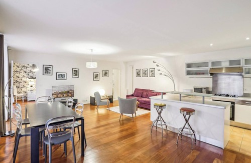 Quartier du Mail Apartment | 1 Bedroom Apartment in the Vibrant Montorgueil