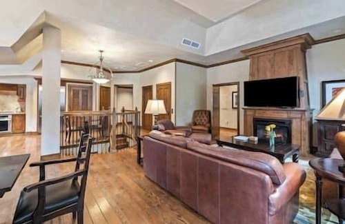 Downtown Resort | 1 Bedroom Aspen Mountain Residences, The Old Hyatt