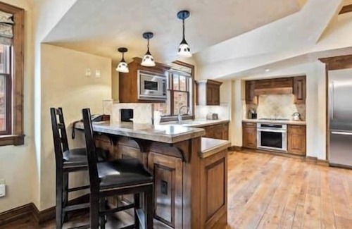 Downtown Resort | 1 Bedroom Aspen Mountain Residences, The Old Hyatt