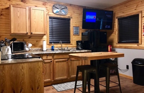 Unaka Cabin | 1 Bedroom Cabin located in Cherokee National Forest near Tellico Plains, Tn