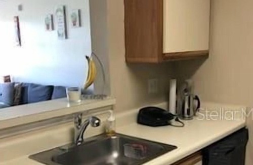 Metro West Condo | 1 Bedroom Condo 421316 by Houzlet