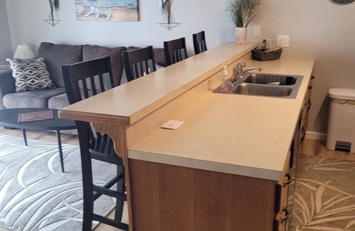 Osage Beach Condo | 1 - bedroom condo in Osage Beach with boat slip included. Water view, 21mmnnn