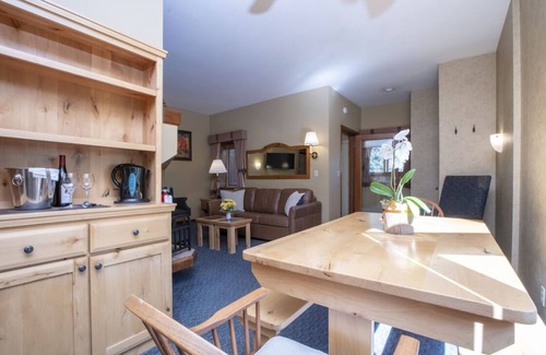 Olympic Valley Condo | 1-bedroom condo in Olympic Village Inn Avail During Brews, Jazz, & Funk sleeps 4
