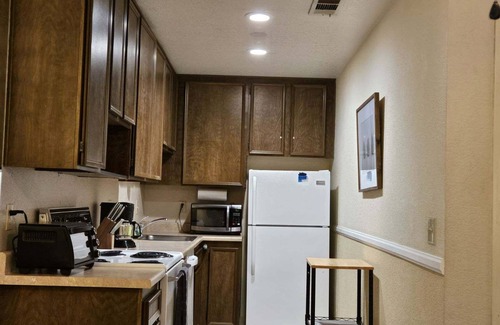 Palm Springs Condo | 1-bedroom first floor gated community in Palm Springs Villas II