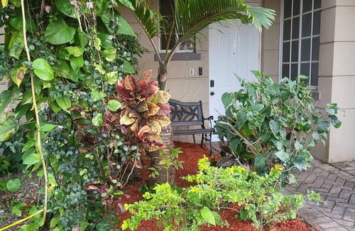Riviera Beach Villa | 1 bedroom for you to enjoy.