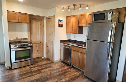 Golden Apartment | 1-bedroom garden oasis packed with amenities 8 minutes from downtown Golden