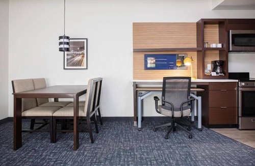Airport North Apartment | 1 Bedroom King Suite Near Airport Lakes Park ORL
