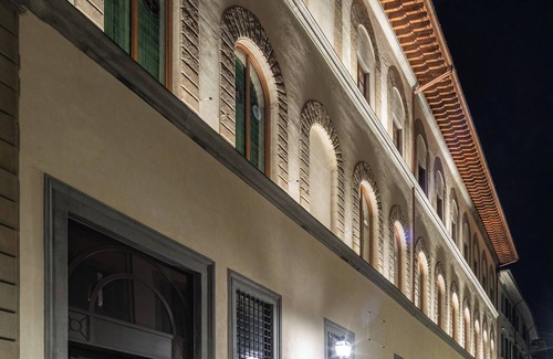 Sant' Ambrogio Apartment | 1-Bedroom Luxury Apartment 'The Traveler' at Palazzo Portinari Salviati