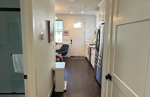 Healdsburg House | 1 Bedroom Modern Craftsman-Style ADU