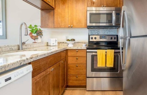 Lihue Condo | 1 Bedroom Ocean Front – Kaha Lani 221
