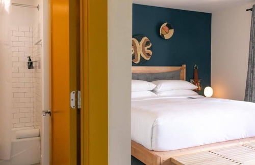 Rutledge Hill Hotel | 1 Bedroom Studio: Heart of Downtown Nashville, Walk to Broadway