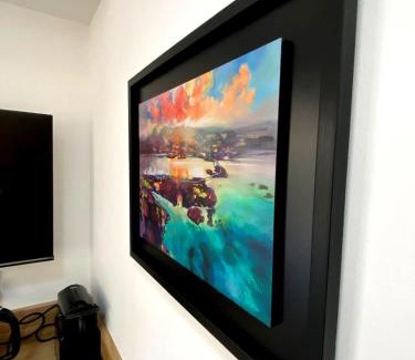 Holt Apartment | 1 bedroom suite in Holt with parking