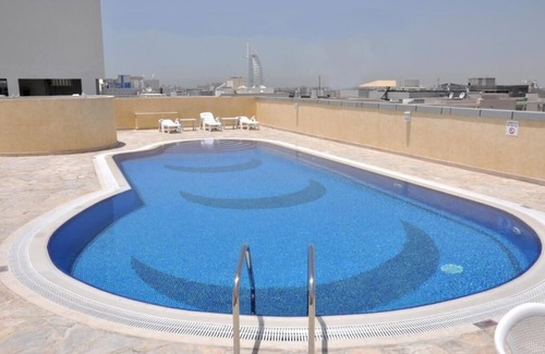 Al Barsha 1 Apartment | 1 Bedroom Suite Near Modern Basket Laundry Branch