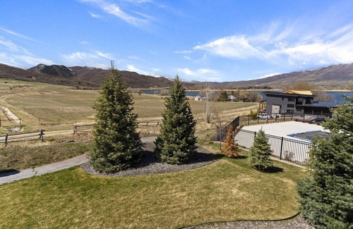 Ogden Condo | 1 Bedroom suite with views of the lake