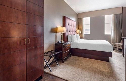 Downtown Nashville Hotel | 1 Bedroom w/King Bed, at Bluegreen Downtown Nashville Resort!