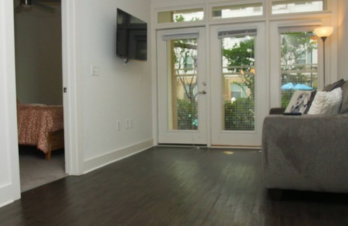 Home Park Apartment | 1 Bedroom with Pool View & Space for 5