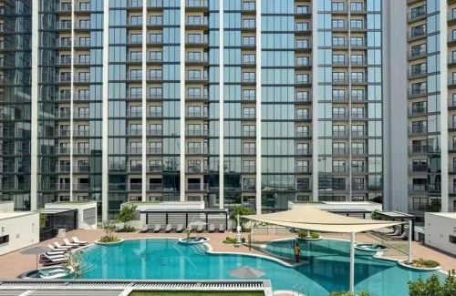 Nad Al Sheba Apartment | 1 Bedroom with Sofa Bed, Gym, Sky Garden, Near Downtown