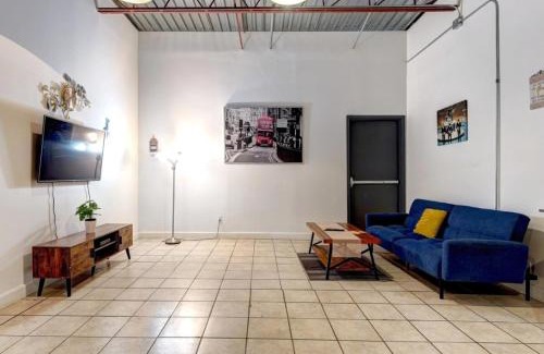 La Petite-Patrie Apartment | #1 - Big Loft - Plaza St-hubert