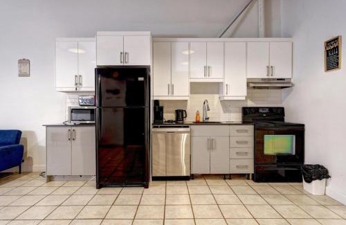La Petite-Patrie Apartment | #1 - Big Loft - Plaza St-hubert