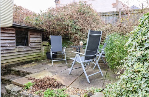 St Boswells Cottage | 1 BLINKBONNY COTTAGES, pet friendly, with open fire in St Boswells