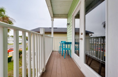 Jacksonville Beach House | ★1 blk from beach | perfect for groups/families★