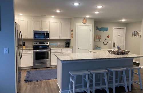 Myrtle Beach Condo | 1 Block from Beach, Updated First Floor 1200sqft Condo 2bd 2ba - Pets Welcome
