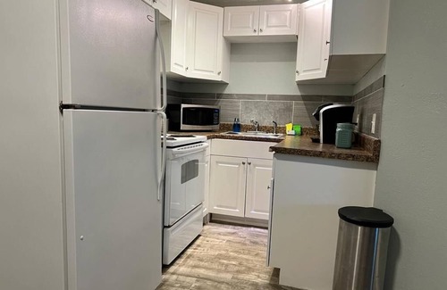Clearwater Condo | 1 BR Apartment, Minutes to Beach! Free Parking!