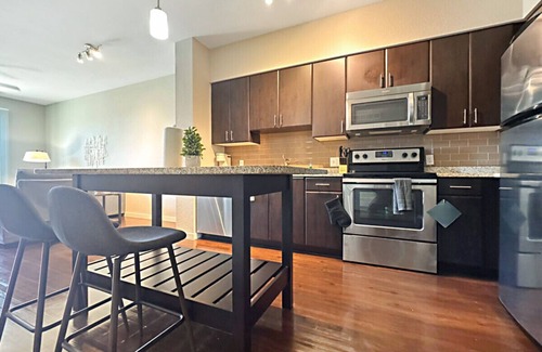 St. Petersburg - Clearwater Apartment | 1 BR Best of St. Pete, Walk Everywhere!