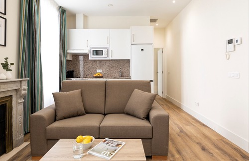 Recoletos Apartment | 1 BR. Cozy and Design Apartment