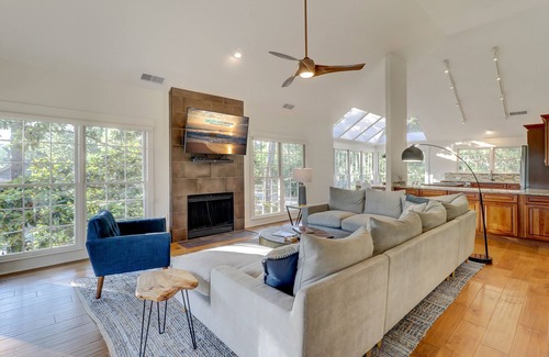 South Beach House | 1 Brown Pelican - Beautiful 2nd Row Ocean Home in Sea Pines