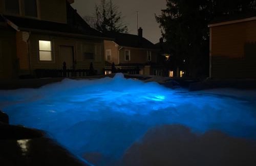 Hillside House | 1 Bus Stop To NYC-Hot Tub-EWR Airport-Free Parking