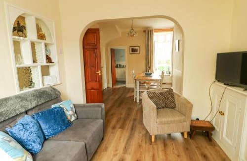 Beaumaris House | 1 Castle Row