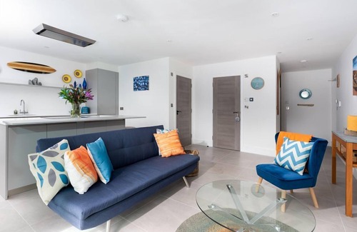 Newquay City Centre Apartment | 1 Cliff Edge - a studio that sleeps 3 guests in 1 bedroom
