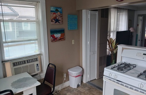 Hampton Apartment | #1 Dog Friendly Location at the Beach. 1 minute walk to the Ocean
